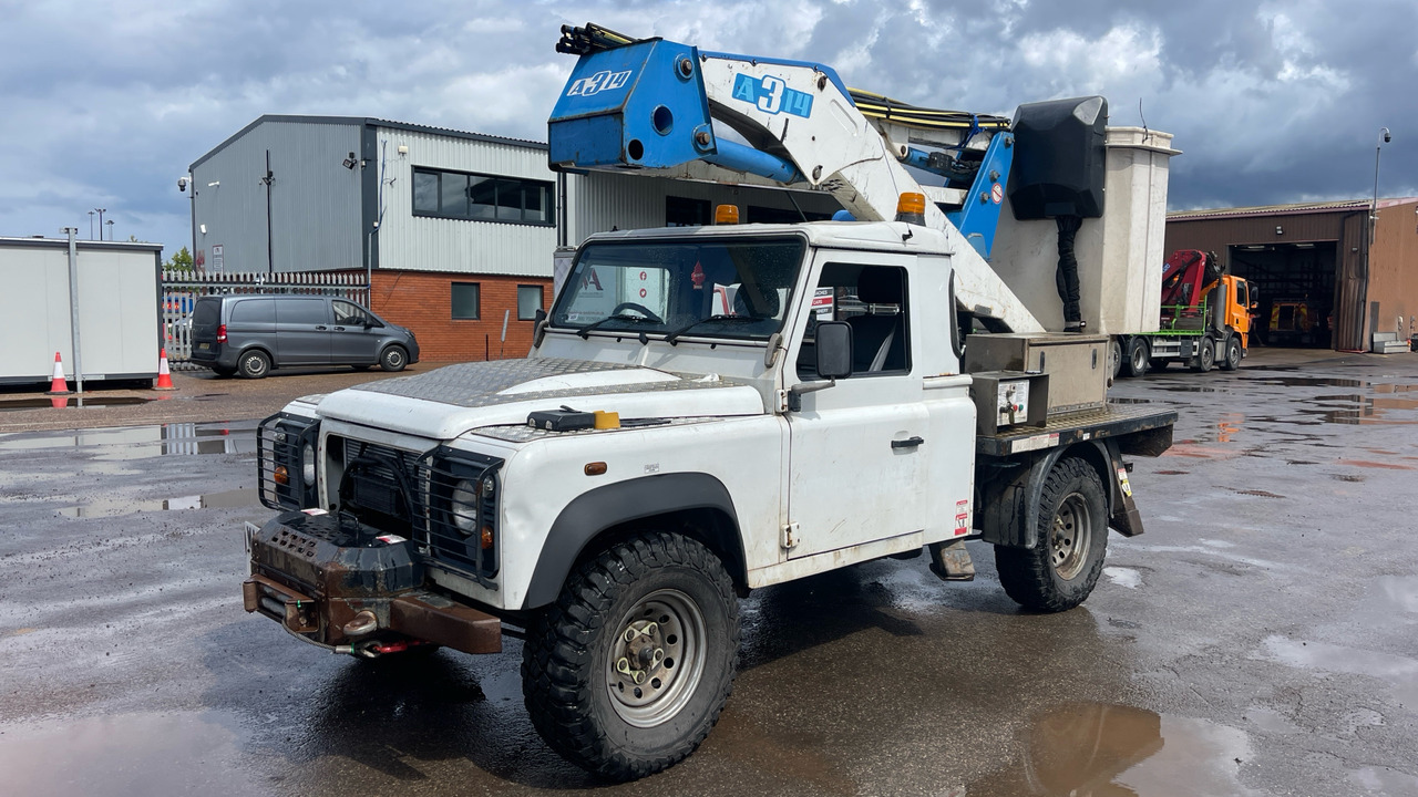Land Rover Defender 110 TDCi - Dvižna ploščad montirana na tovornjak: slika 2 Land Rover Defender 110 TDCi - Dvižna ploščad montirana na tovornjak: slika 2