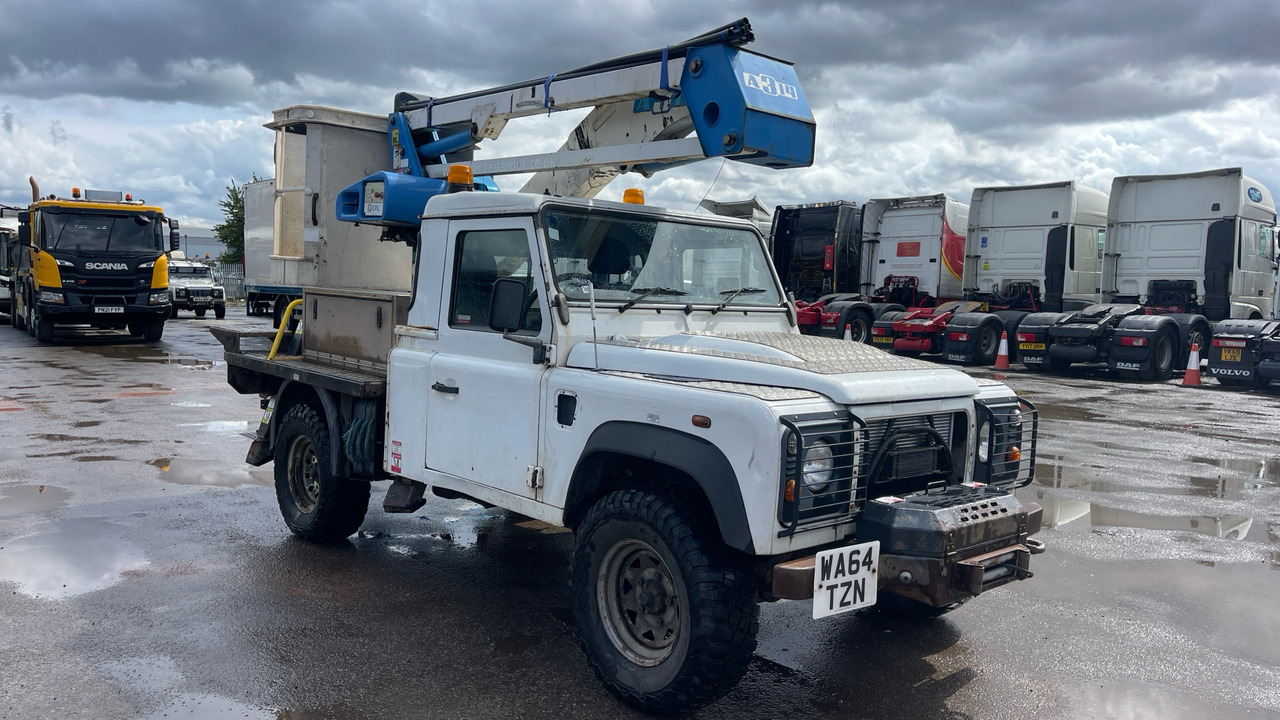 Land Rover Defender 110 TDCi - Dvižna ploščad montirana na tovornjak: slika 1 Land Rover Defender 110 TDCi - Dvižna ploščad montirana na tovornjak: slika 1
