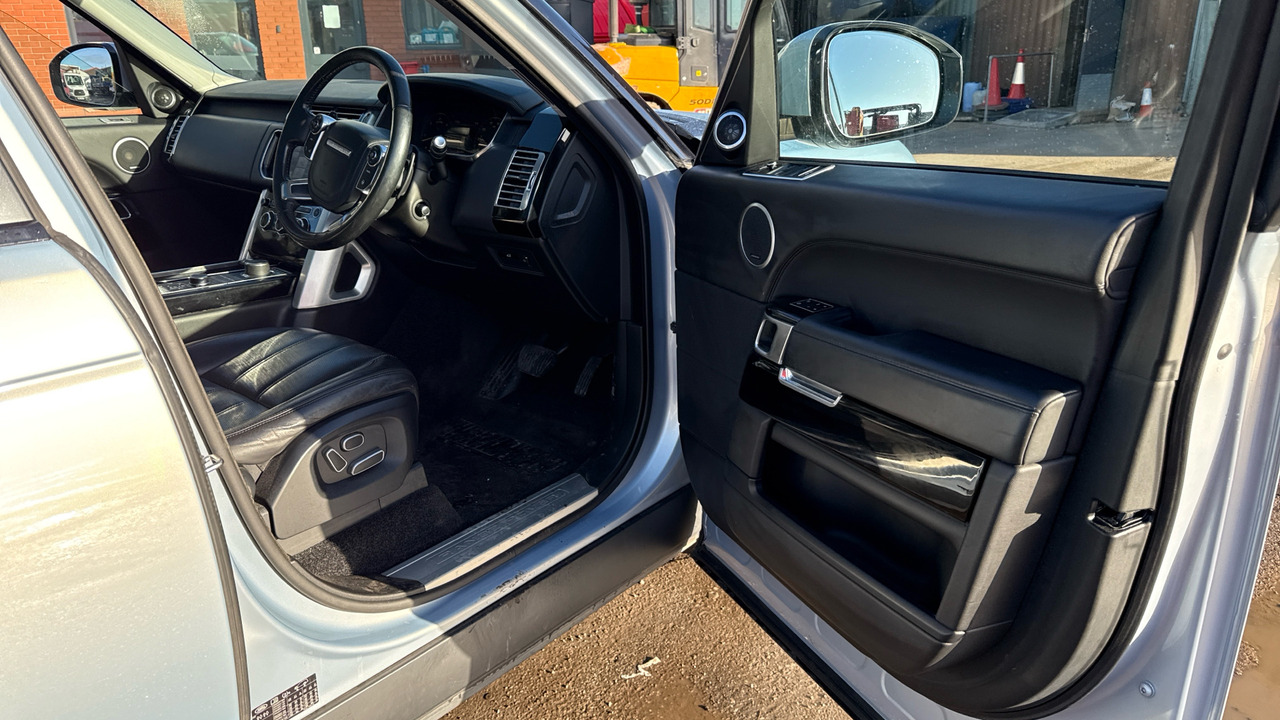 Land Rover Range Rover 4.4 SD V8 Vogue - Karavan: slika 5 Land Rover Range Rover 4.4 SD V8 Vogue - Karavan: slika 5