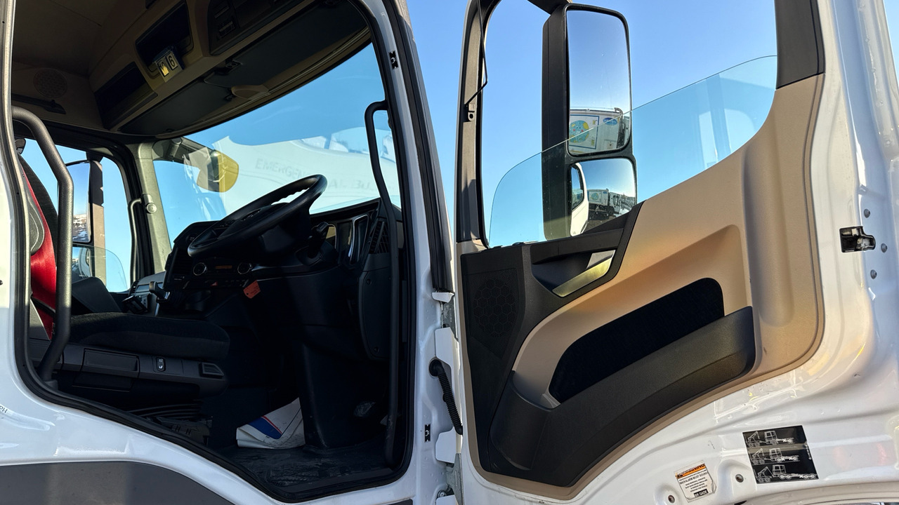 MERCEDES-BENZ ACTROS 1824 - Tovornjak zabojnik: slika 5 MERCEDES-BENZ ACTROS 1824 - Tovornjak zabojnik: slika 5