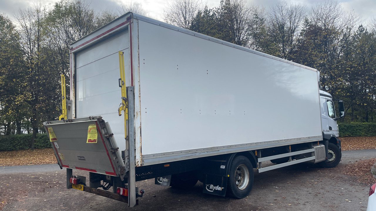 MERCEDES-BENZ ACTROS 1824 - Tovornjak zabojnik: slika 4 MERCEDES-BENZ ACTROS 1824 - Tovornjak zabojnik: slika 4