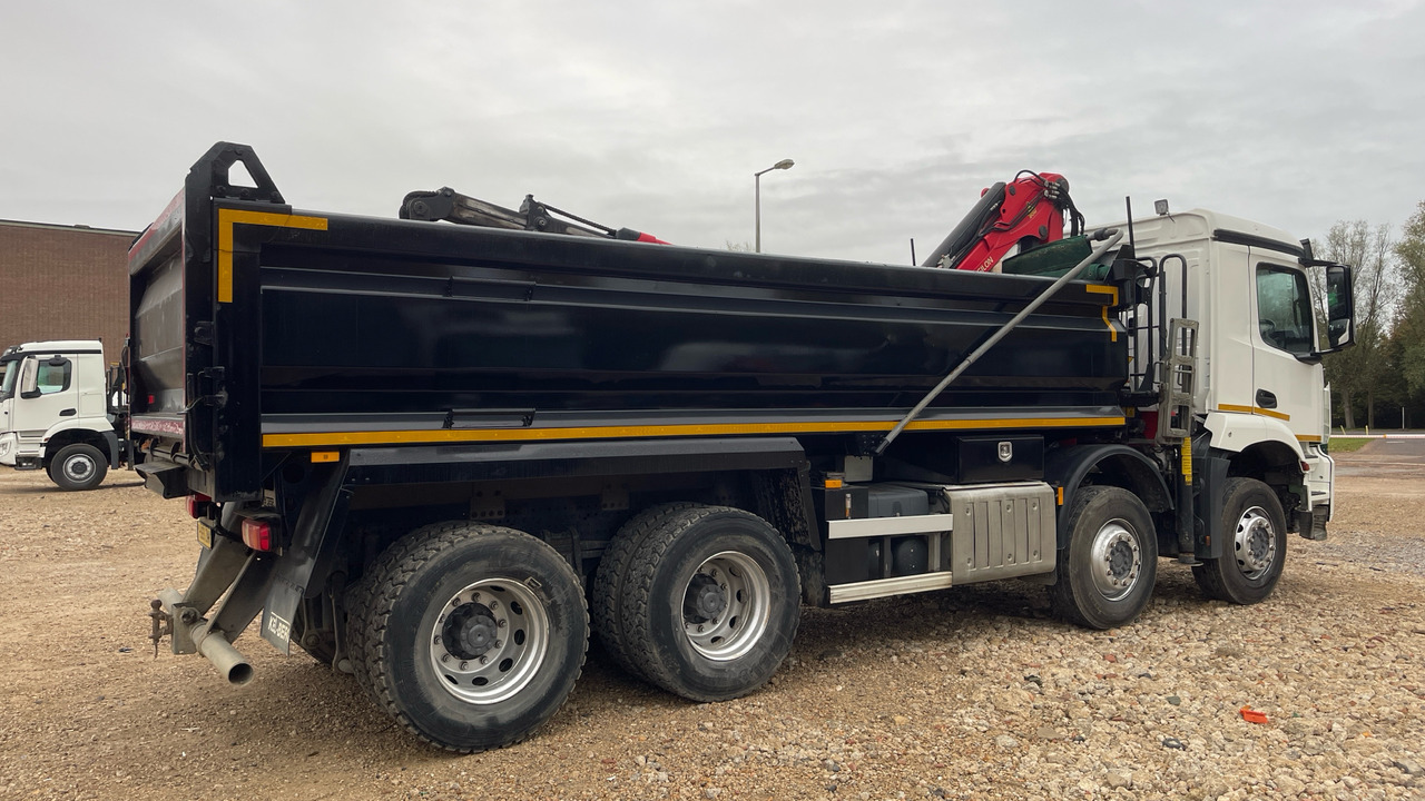 MERCEDES-BENZ AROCS - Tovornjak prekucnik, Tovornjak z dvigalom: slika 4 MERCEDES-BENZ AROCS - Tovornjak prekucnik, Tovornjak z dvigalom: slika 4