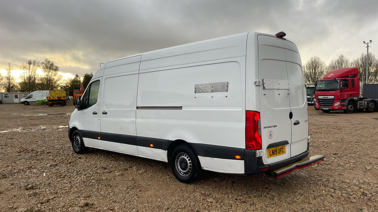 MERCEDES-BENZ SPRINTER 314 CDI - Furgon: slika 3 MERCEDES-BENZ SPRINTER 314 CDI - Furgon: slika 3