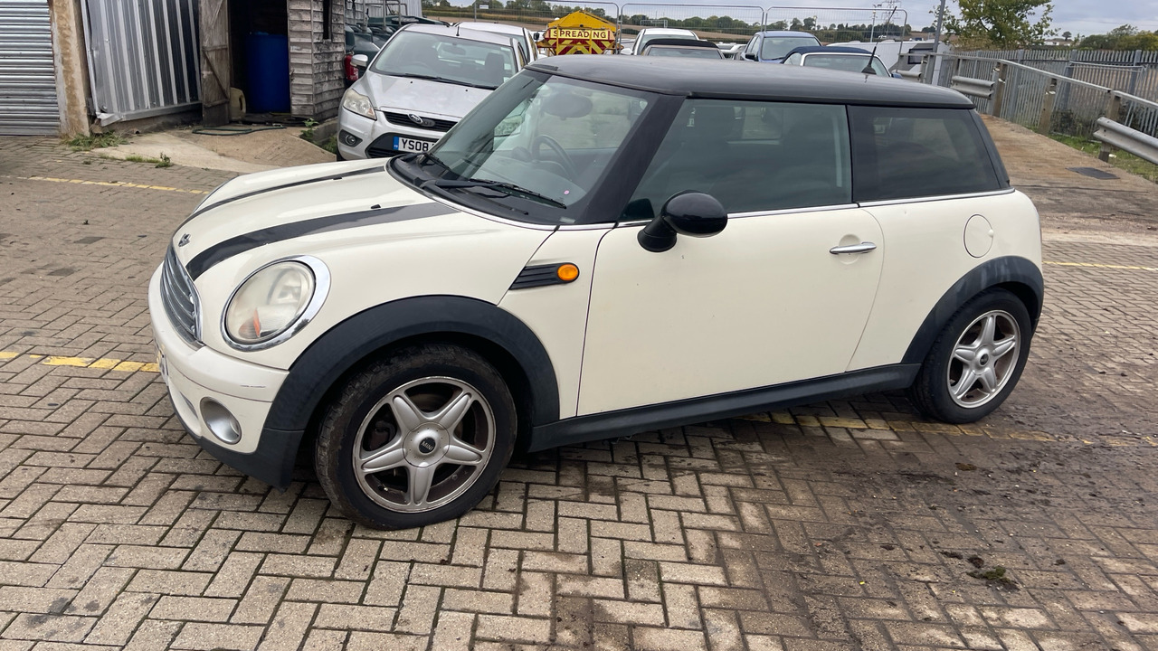 MINI COOPER - Kombilimuzina: slika 2 MINI COOPER - Kombilimuzina: slika 2