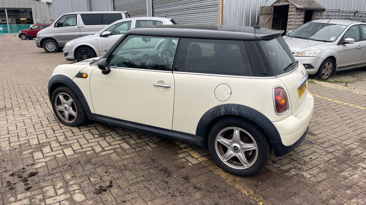 MINI COOPER - Kombilimuzina: slika 3 MINI COOPER - Kombilimuzina: slika 3