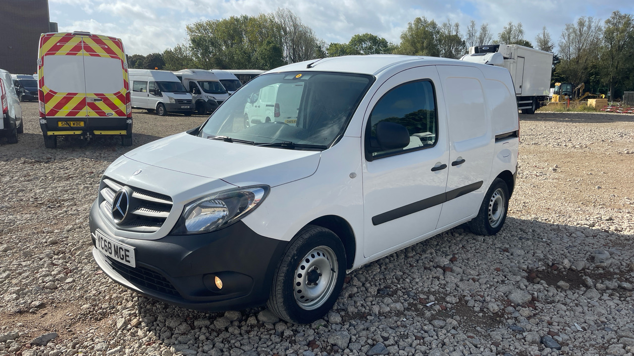 Mercedes-Benz Citan 109 1.5 CDI - Mali kombi: slika 2 Mercedes-Benz Citan 109 1.5 CDI - Mali kombi: slika 2