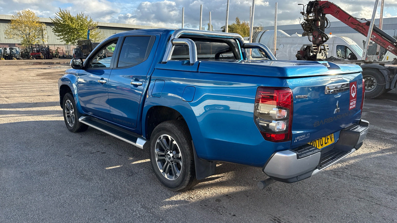 Mitsubishi L200 DI-D 2.3 Barbarian X 150PS - Poltovornjak, Dostavno vozilo z dvojno kabino: slika 3 Mitsubishi L200 DI-D 2.3 Barbarian X 150PS - Poltovornjak, Dostavno vozilo z dvojno kabino: slika 3