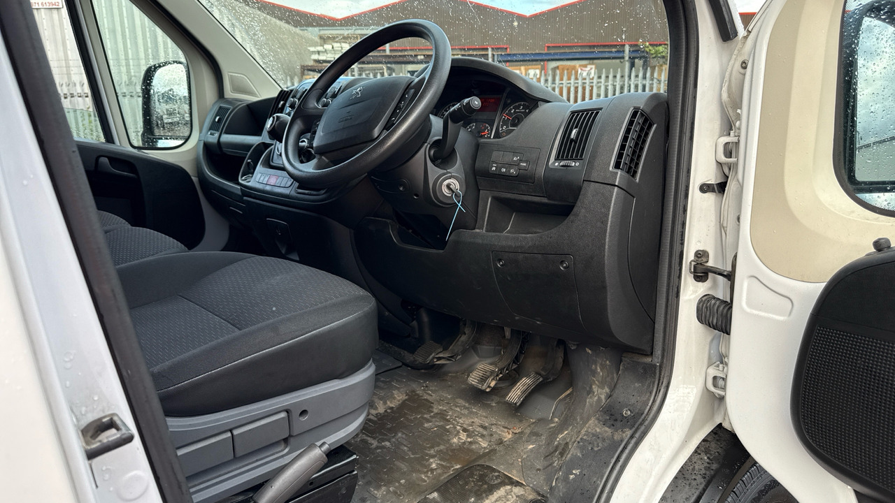 PEUGEOT BOXER 435 2.2 BlueHDi H2 140ps PROFESSIONAL - Furgon: slika 5 PEUGEOT BOXER 435 2.2 BlueHDi H2 140ps PROFESSIONAL - Furgon: slika 5