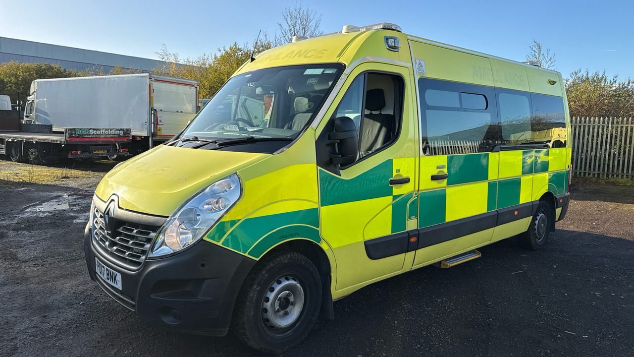 RENAULT MASTER 150.39 - Reševalno vozilo: slika 2 RENAULT MASTER 150.39 - Reševalno vozilo: slika 2