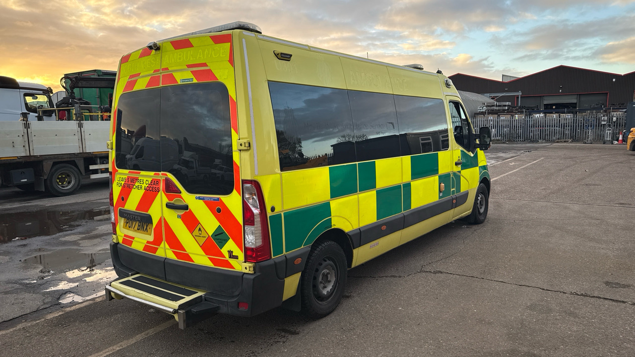 RENAULT MASTER 150.39 - Reševalno vozilo: slika 4 RENAULT MASTER 150.39 - Reševalno vozilo: slika 4