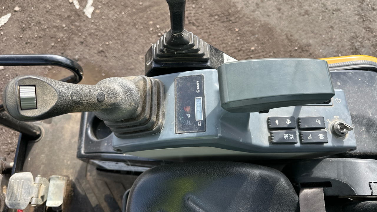 Mini bager SANY SY16C: slika 7