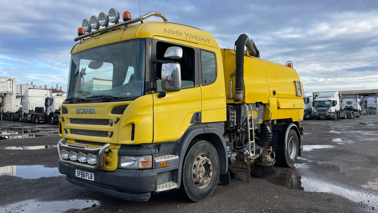 SCANIA p 230 - Vozilo za pometanje: slika 2 SCANIA p 230 - Vozilo za pometanje: slika 2