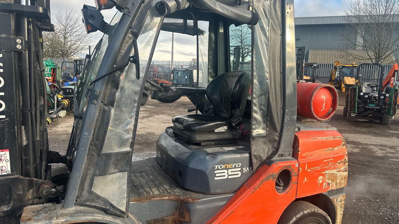 TOYOTA TONERO 35 - Plinski viličar: slika 5 TOYOTA TONERO 35 - Plinski viličar: slika 5