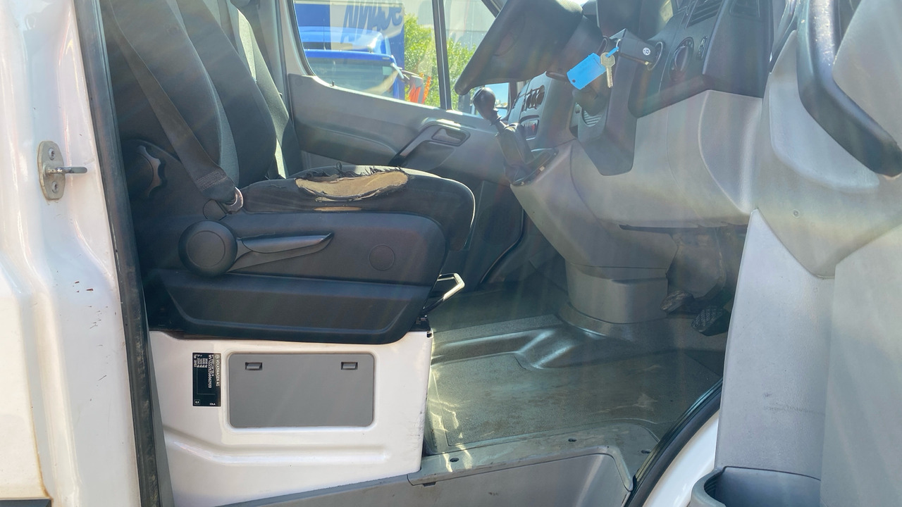 VOLKSWAGEN CRAFTER CR35 2.0 TDI BMT 109PS - Furgon: slika 5 VOLKSWAGEN CRAFTER CR35 2.0 TDI BMT 109PS - Furgon: slika 5