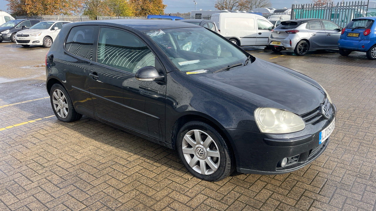 VOLKSWAGEN GOLF 2.0 GT FSI - Kombilimuzina: slika 1 VOLKSWAGEN GOLF 2.0 GT FSI - Kombilimuzina: slika 1