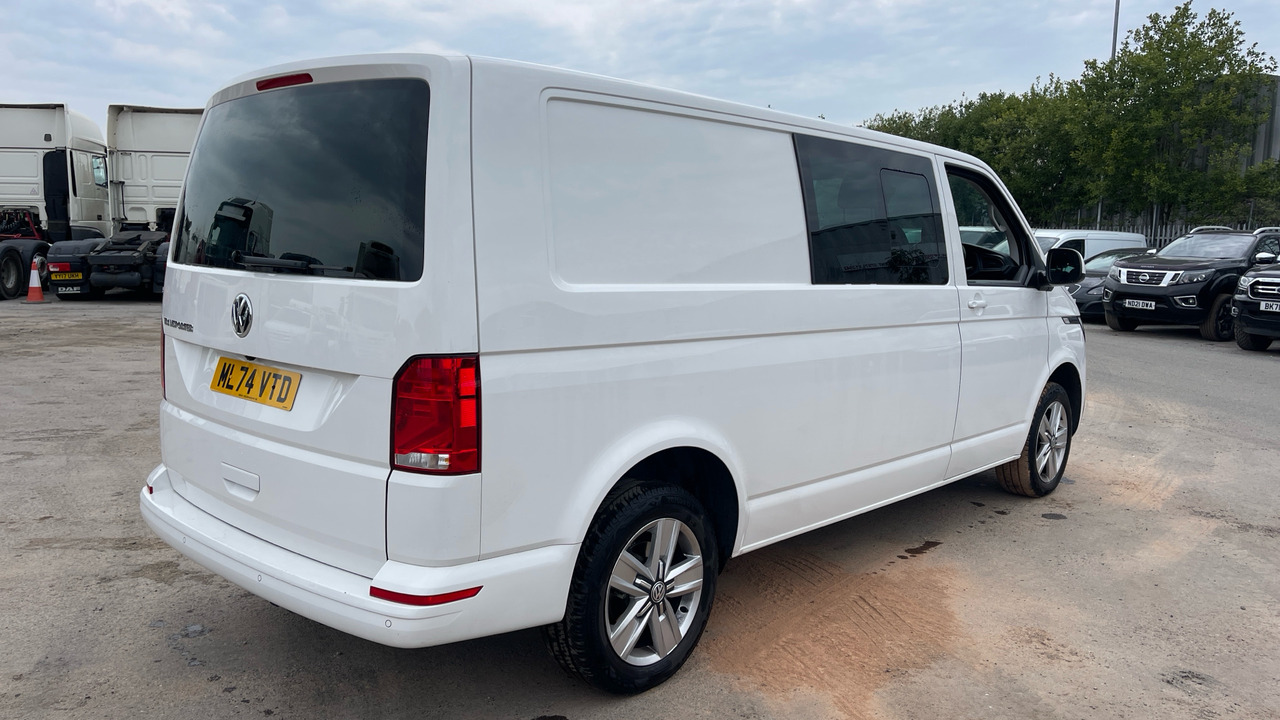 VOLKSWAGEN TRANSPORTER T32 2.0 TDI 150PS HIGHLINE - Dostavno vozilo z dvojno kabino: slika 4 VOLKSWAGEN TRANSPORTER T32 2.0 TDI 150PS HIGHLINE - Dostavno vozilo z dvojno kabino: slika 4