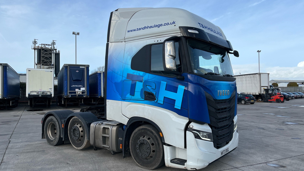 Iveco S-Way 530 - Vlačilec: slika 1 Iveco S-Way 530 - Vlačilec: slika 1