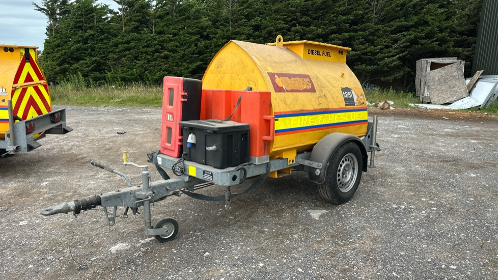 WESTERN FUEL BOWSER 210 - Gradbena oprema: slika 4 WESTERN FUEL BOWSER 210 - Gradbena oprema: slika 4