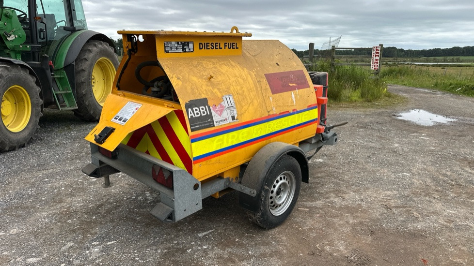 WESTERN FUEL BOWSER 210 - Gradbena oprema: slika 3 WESTERN FUEL BOWSER 210 - Gradbena oprema: slika 3