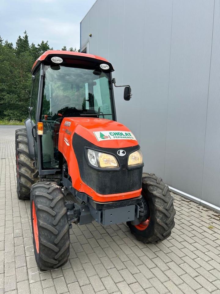 Kubota M8540 Narrow sadowniczy ciagnik Wsuper stanie 40km/H Nowe opony - Traktor: slika 3 Kubota M8540 Narrow sadowniczy ciagnik Wsuper stanie 40km/H Nowe opony - Traktor: slika 3