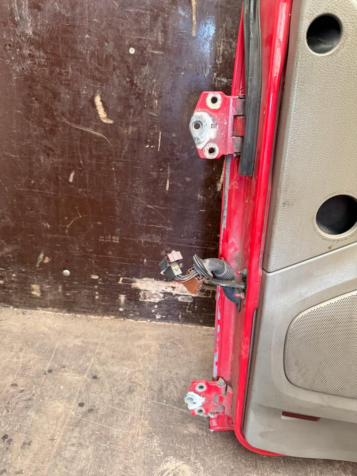 DAF XF 105,460 Beifahrertür Rot Spiegel Innenverkleidung LN 46 - Vrata in deli za Tovornjak: slika 4 DAF XF 105,460 Beifahrertür Rot Spiegel Innenverkleidung LN 46 - Vrata in deli za Tovornjak: slika 4