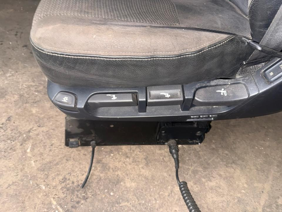 DAF XF 460 Euro 6 Fahrersitz mit Luft - Sedež za Tovornjak: slika 5 DAF XF 460 Euro 6 Fahrersitz mit Luft - Sedež za Tovornjak: slika 5