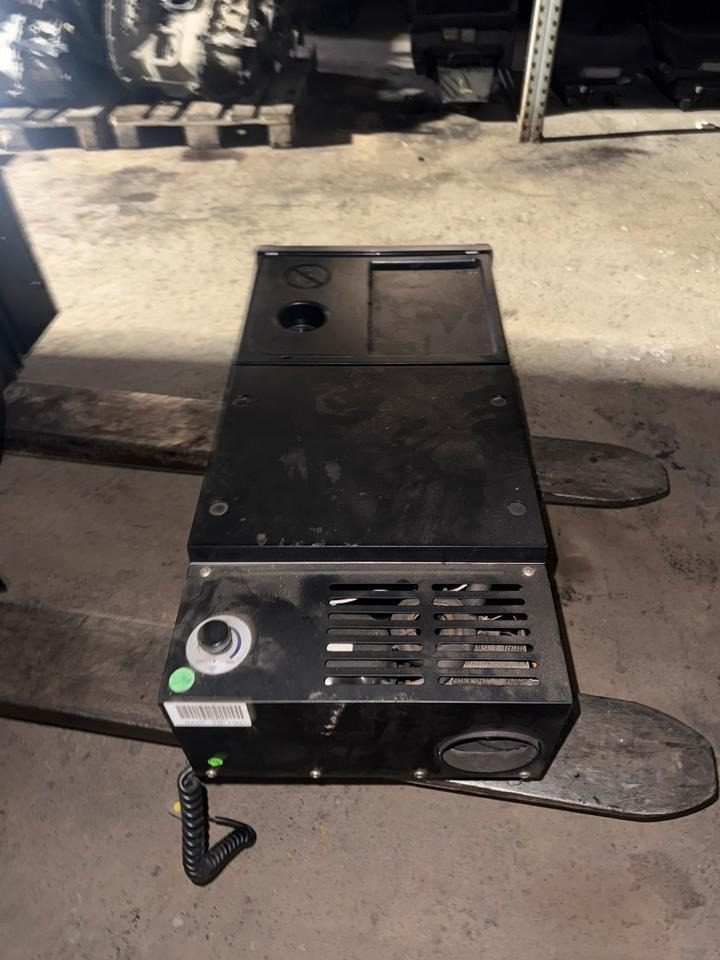 DAF XF 460 Euro 6 Kühlschrank 2019771 - Kabina in notranjost za Tovornjak: slika 4 DAF XF 460 Euro 6 Kühlschrank 2019771 - Kabina in notranjost za Tovornjak: slika 4