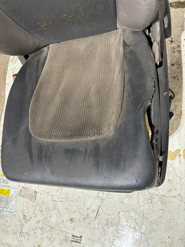 DAF XF Fahrersitz mit Luft - Sedež za Tovornjak: slika 4 DAF XF Fahrersitz mit Luft - Sedež za Tovornjak: slika 4