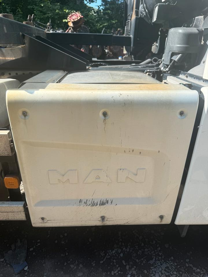 MAN TGX EU6 Katalysator / Auspuff 81.151036131 - Katalizator za Tovornjak: slika 1 MAN TGX EU6 Katalysator / Auspuff 81.151036131 - Katalizator za Tovornjak: slika 1