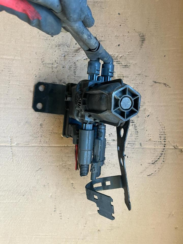 Mercedes Actros MP4 AdBlue Pumpe A0001403978 - Črpalka za gorivo za Tovornjak: slika 3 Mercedes Actros MP4 AdBlue Pumpe A0001403978 - Črpalka za gorivo za Tovornjak: slika 3