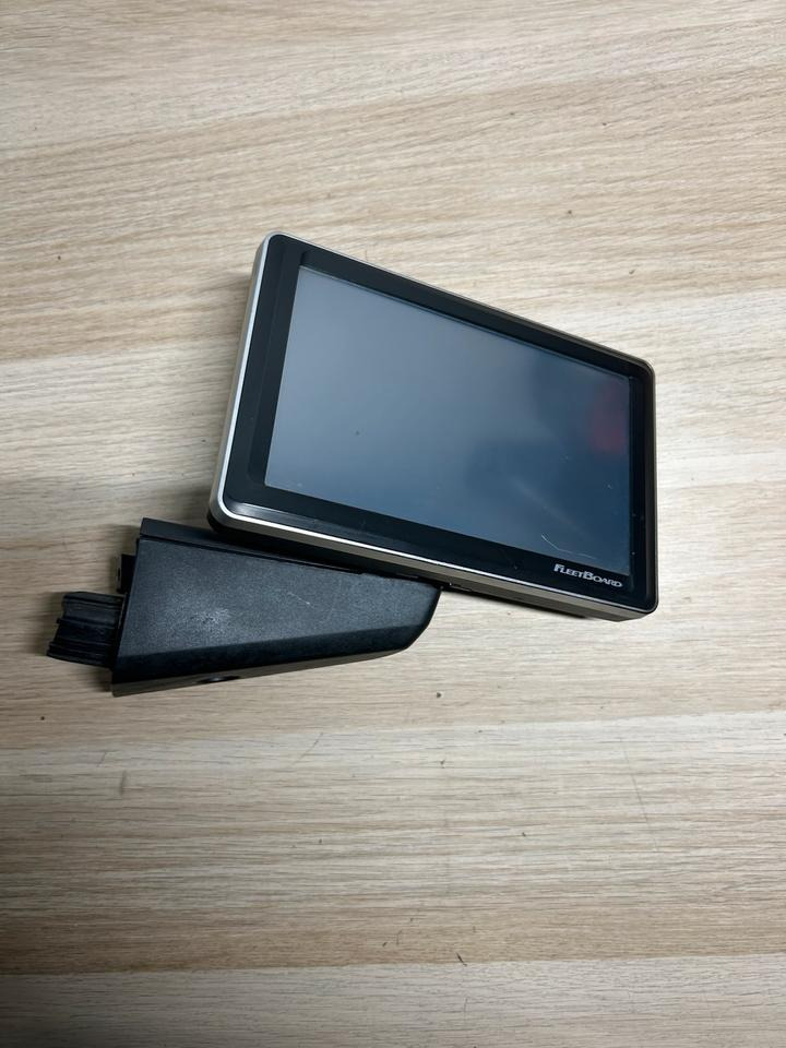 Mercedes Actros MP4 FleetBoard Monitor Display A0008272157 - Tahograf za Tovornjak: slika 2 Mercedes Actros MP4 FleetBoard Monitor Display A0008272157 - Tahograf za Tovornjak: slika 2