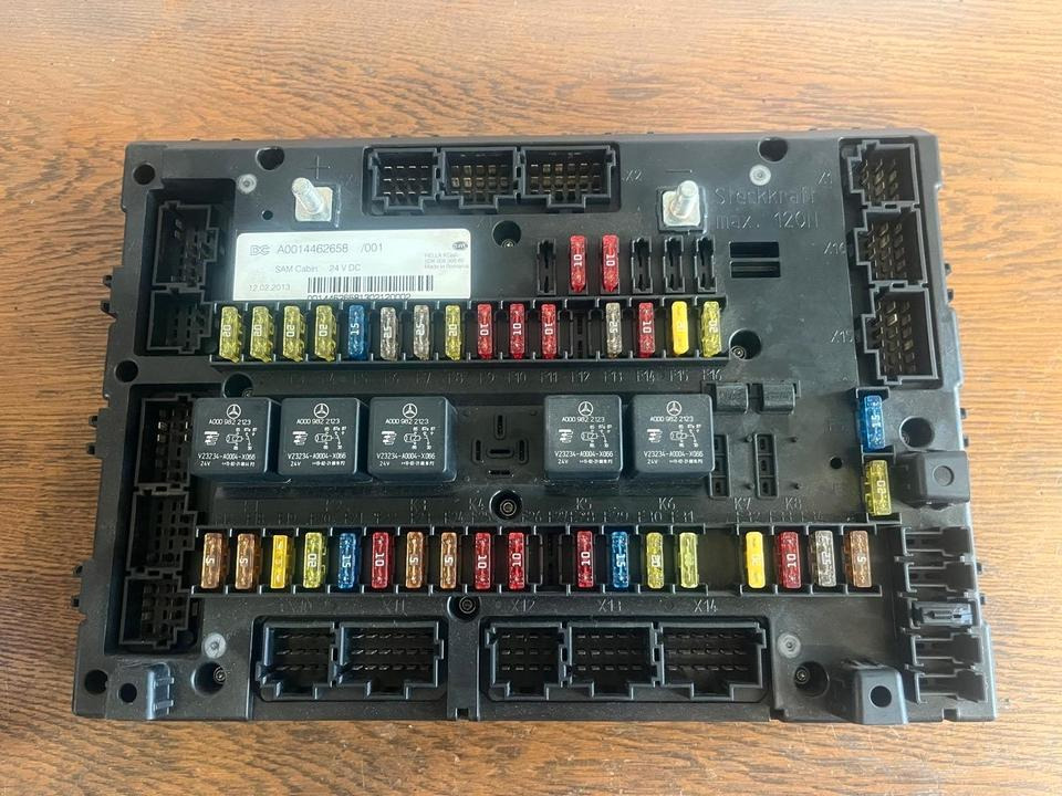 Mercedes Actros MP4 SAM Cabin Sicherungskasten A0014462658 - Varovalka za Tovornjak: slika 2 Mercedes Actros MP4 SAM Cabin Sicherungskasten A0014462658 - Varovalka za Tovornjak: slika 2