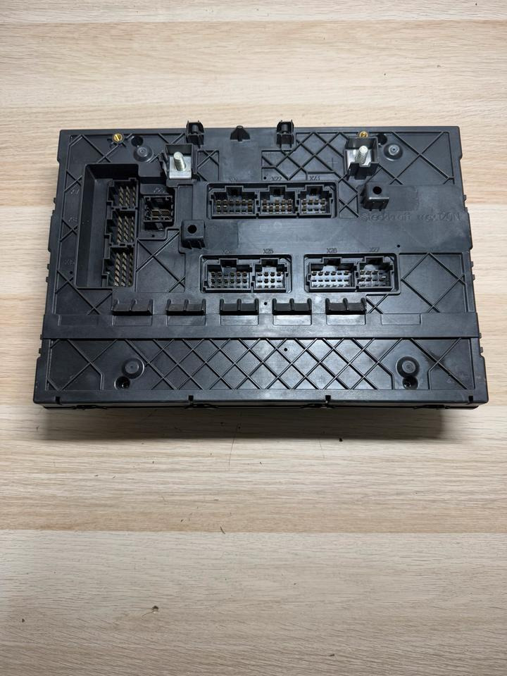 Mercedes Actros MP4 Sicherungskasten A0014462458 - Varovalka: slika 4 Mercedes Actros MP4 Sicherungskasten A0014462458 - Varovalka: slika 4