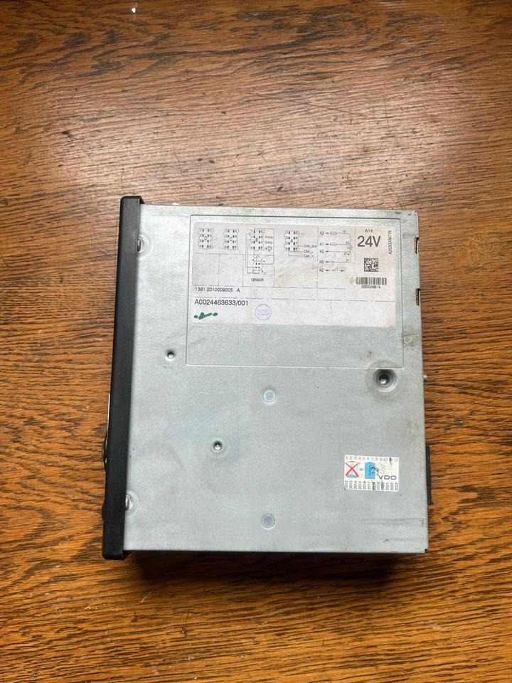 Mercedes Actros MP4 Tachograph A0024463633 - Tahograf za Tovornjak: slika 3 Mercedes Actros MP4 Tachograph A0024463633 - Tahograf za Tovornjak: slika 3