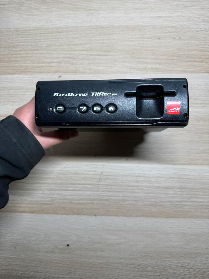 Mercedes Actros MP4 Tachograph Fleetboard A0004462260 - Tahograf za Tovornjak: slika 3 Mercedes Actros MP4 Tachograph Fleetboard A0004462260 - Tahograf za Tovornjak: slika 3