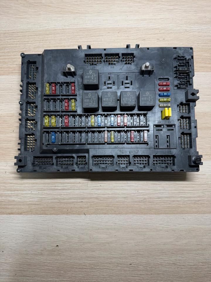 Mercedes Atego 4 EU6 Sicherungskasten A0014463358 - Varovalka: slika 2 Mercedes Atego 4 EU6 Sicherungskasten A0014463358 - Varovalka: slika 2