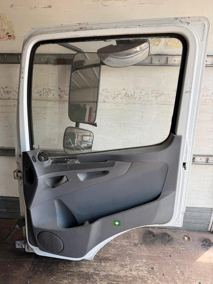 Mercedes Atego Beifahrertür weiß Spiegel Innenverkleidung - Vrata in deli za Tovornjak: slika 2 Mercedes Atego Beifahrertür weiß Spiegel Innenverkleidung - Vrata in deli za Tovornjak: slika 2