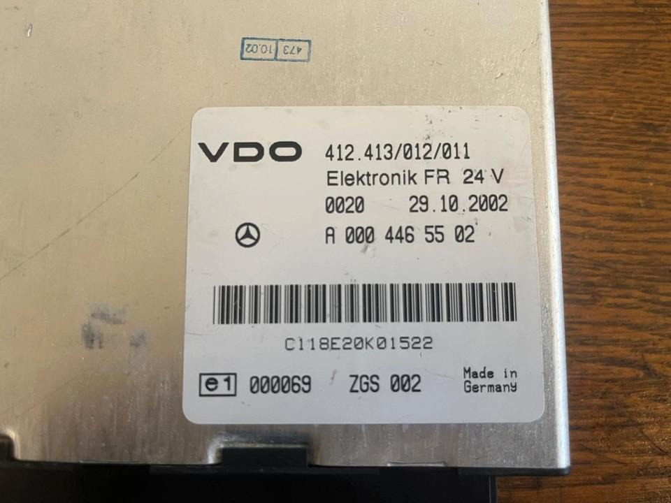 Mercedes Atego VDO Elektronik FR Steuergerät A0004465502 - ECU za Tovornjak: slika 3 Mercedes Atego VDO Elektronik FR Steuergerät A0004465502 - ECU za Tovornjak: slika 3