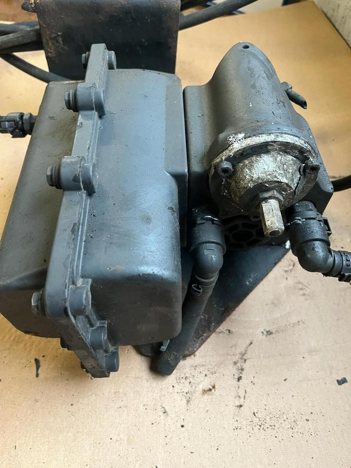 Mercedes-Benz Actros Atego EU4 EU5 AdBlue Pumpe A0001400578 - Črpalka za gorivo za Tovornjak: slika 3 Mercedes-Benz Actros Atego EU4 EU5 AdBlue Pumpe A0001400578 - Črpalka za gorivo za Tovornjak: slika 3