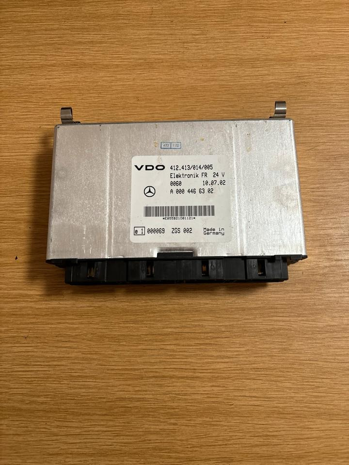 Mercedes-Benz VDO Elektronik FR Steuergerät A0004466302 - ECU za Tovornjak: slika 1 Mercedes-Benz VDO Elektronik FR Steuergerät A0004466302 - ECU za Tovornjak: slika 1