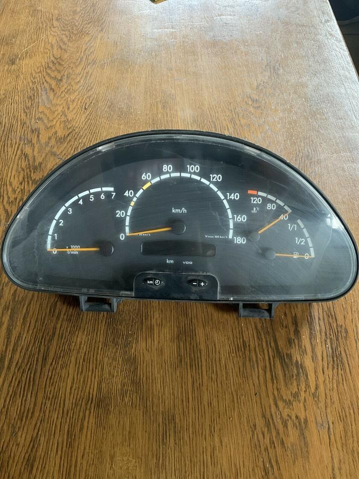 Mercedes Sprinter Tacho Kombiinstrument A0004467121 - Tahograf za Tovornjak: slika 1 Mercedes Sprinter Tacho Kombiinstrument A0004467121 - Tahograf za Tovornjak: slika 1