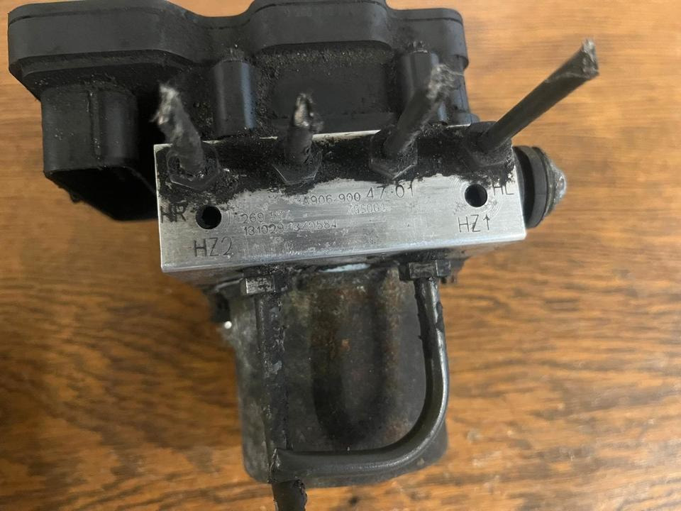 Mercedes Sprinter W906 ABS Modul Hydraulikblock A9069004701 - Zavorni ventil za Tovornjak: slika 3 Mercedes Sprinter W906 ABS Modul Hydraulikblock A9069004701 - Zavorni ventil za Tovornjak: slika 3