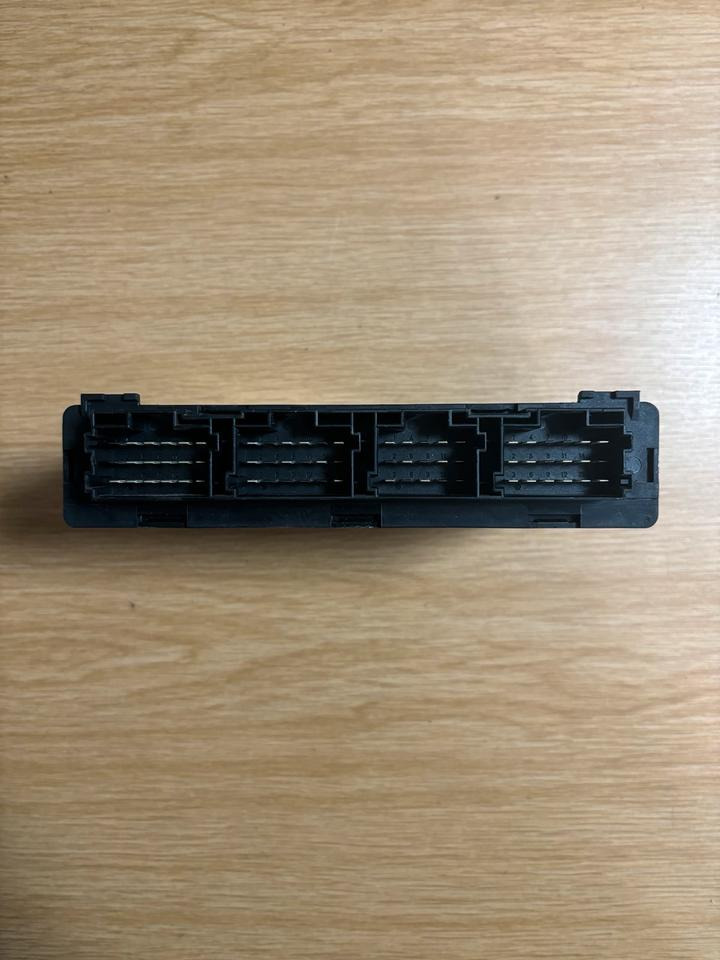 Mercedes VDO Elektronik FR Steuergerät A0014461102 - ECU za Tovornjak: slika 3 Mercedes VDO Elektronik FR Steuergerät A0014461102 - ECU za Tovornjak: slika 3