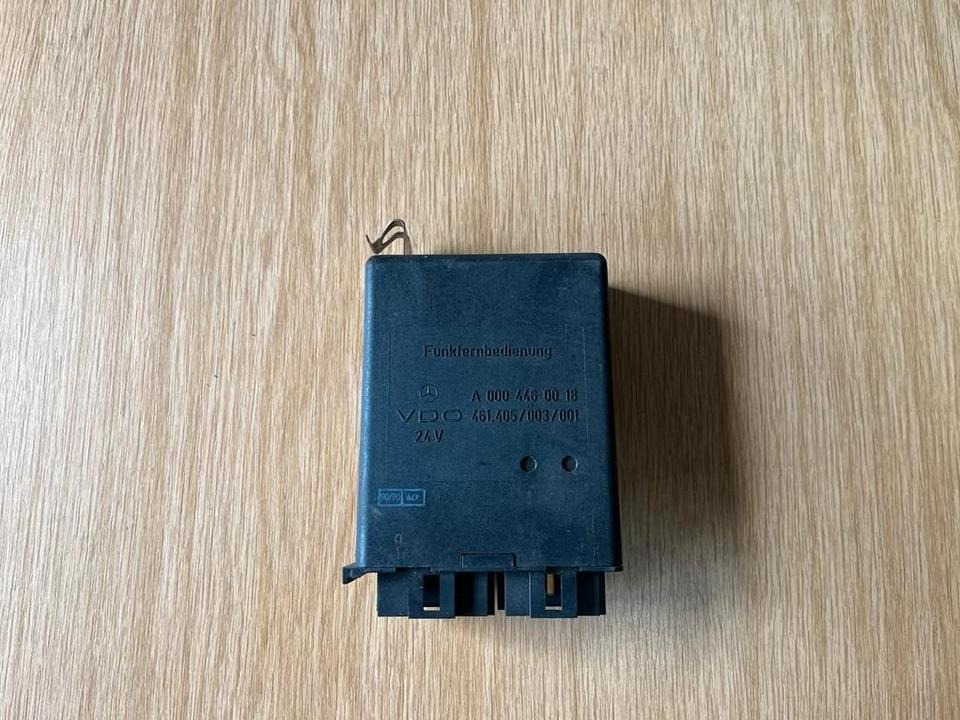 Mercedes VDO Funkfernbedienung Steuergerät A 000 446 00 18 - ECU za Tovornjak: slika 1 Mercedes VDO Funkfernbedienung Steuergerät A 000 446 00 18 - ECU za Tovornjak: slika 1
