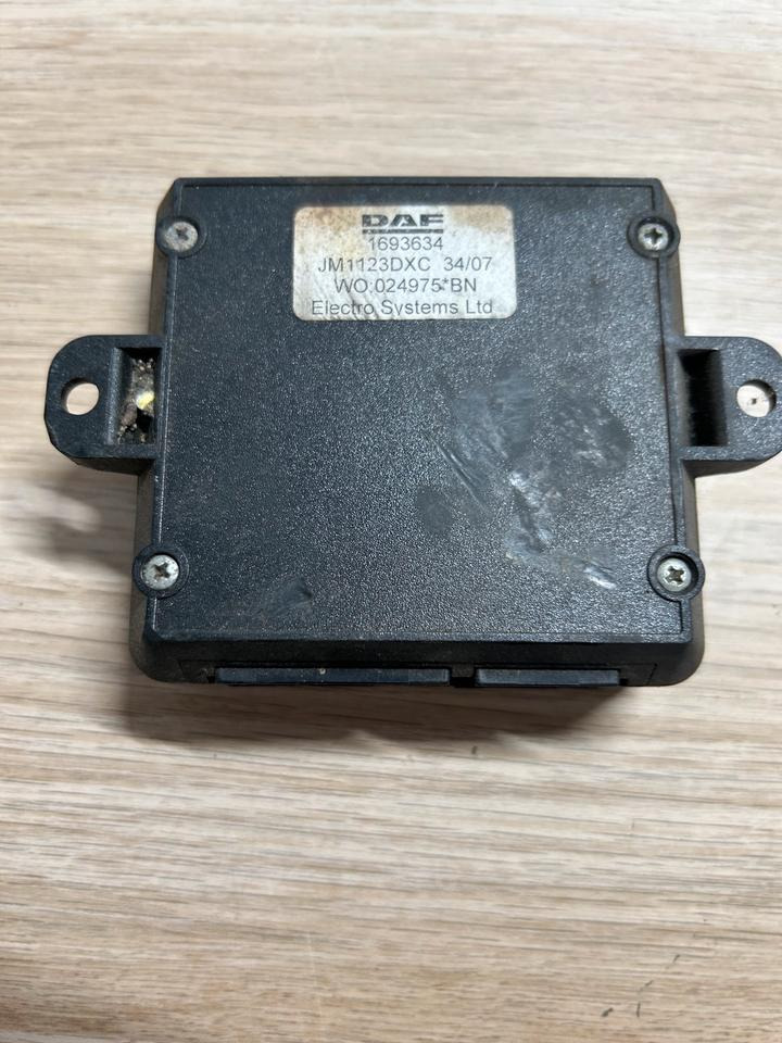 DAF XF Electric System Steuergerät JM1123DXC - Rezervni deli: slika 2 DAF XF Electric System Steuergerät JM1123DXC - Rezervni deli: slika 2