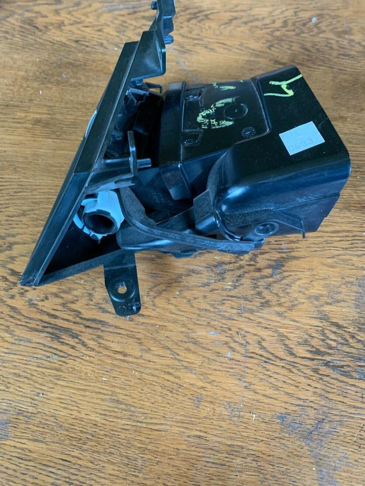 Mercedes Actros MP4 Luftduese A 960 830 06 54 {Lüften} - Rezervni deli: slika 2 Mercedes Actros MP4 Luftduese A 960 830 06 54 {Lüften} - Rezervni deli: slika 2