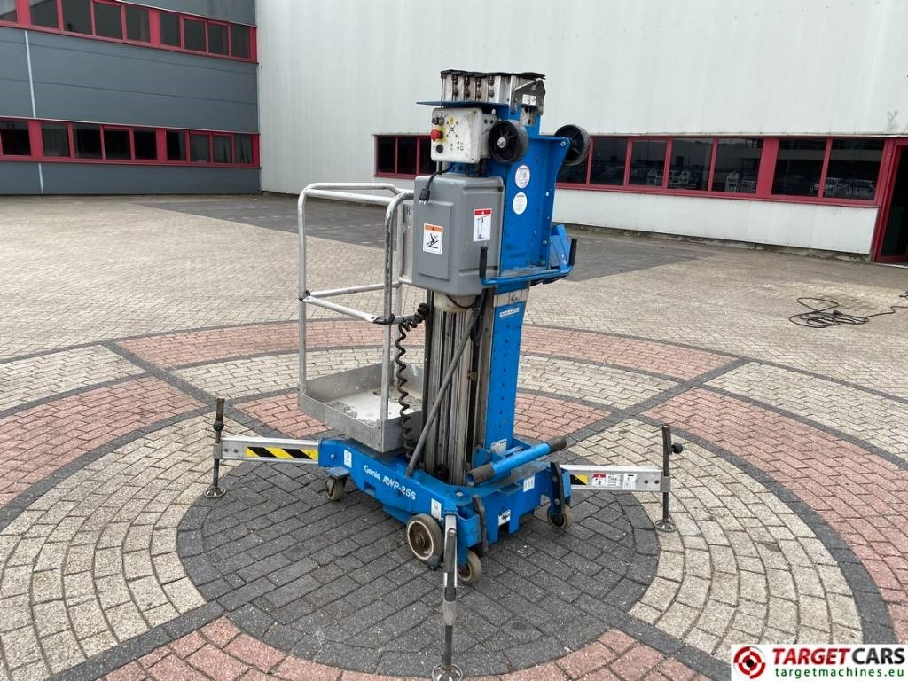 Genie AWP-25S Electric AC Vertical Mast Work Lift 950cm - Vertikalni dvižni teleskop: slika 4 Genie AWP-25S Electric AC Vertical Mast Work Lift 950cm - Vertikalni dvižni teleskop: slika 4