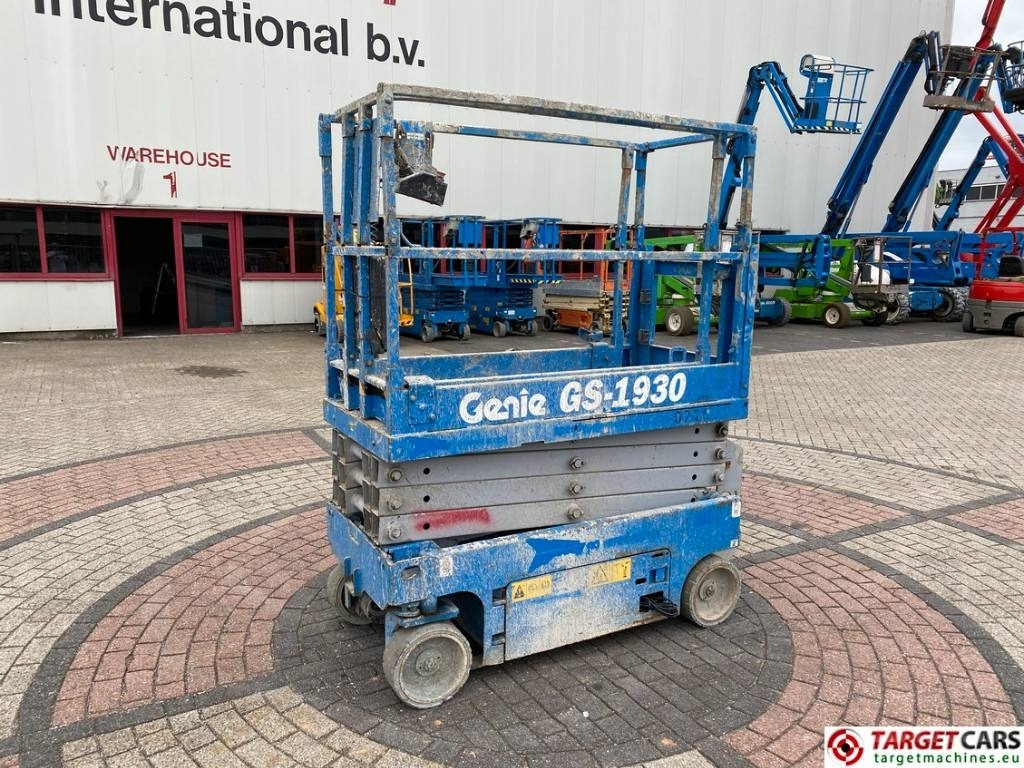 Genie GS-1932 Electric Scissor Work Lift 779cm - Škarjasta dvižna ploščad: slika 1 Genie GS-1932 Electric Scissor Work Lift 779cm - Škarjasta dvižna ploščad: slika 1