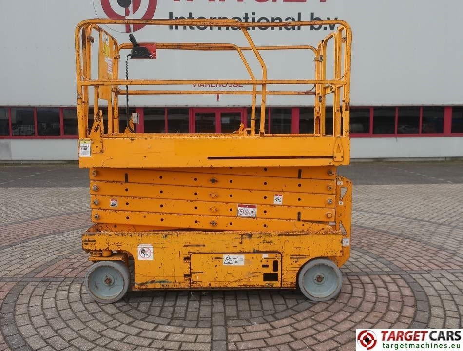 Genie GS-3246 Electric Scissor Work Lift 1175cm DEFECT - Škarjasta dvižna ploščad: slika 4 Genie GS-3246 Electric Scissor Work Lift 1175cm DEFECT - Škarjasta dvižna ploščad: slika 4