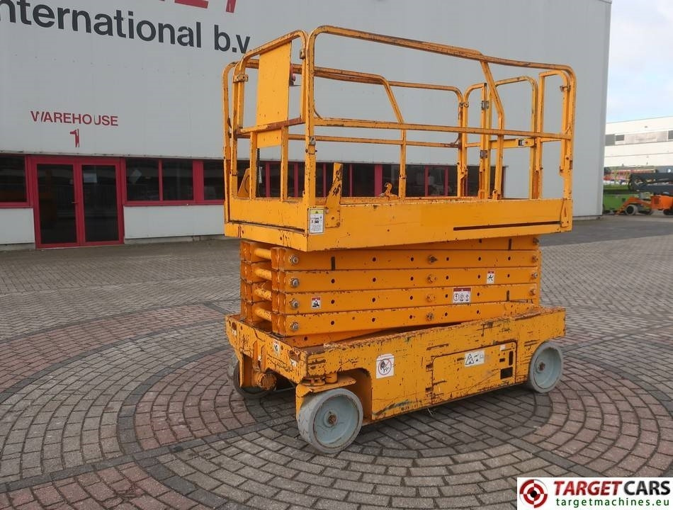 Genie GS-3246 Electric Scissor Work Lift 1175cm DEFECT - Škarjasta dvižna ploščad: slika 1 Genie GS-3246 Electric Scissor Work Lift 1175cm DEFECT - Škarjasta dvižna ploščad: slika 1